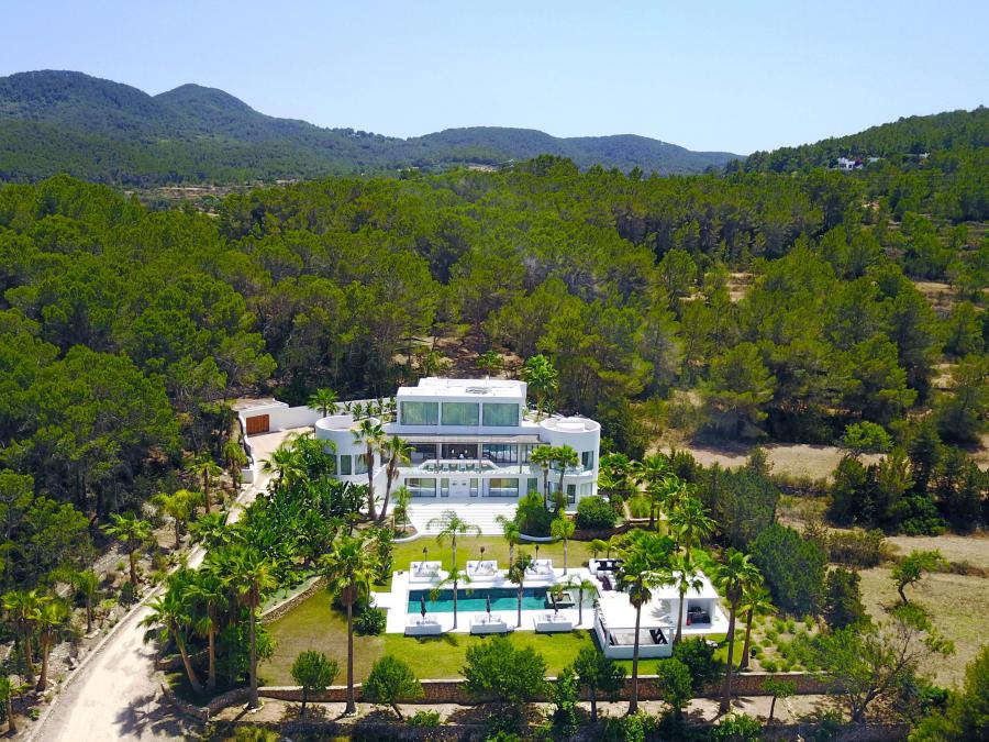 Modern Architectural Digest-featured Project to Auction via Concierge Auctions with Black Book Ibiza and Veri Mallorca