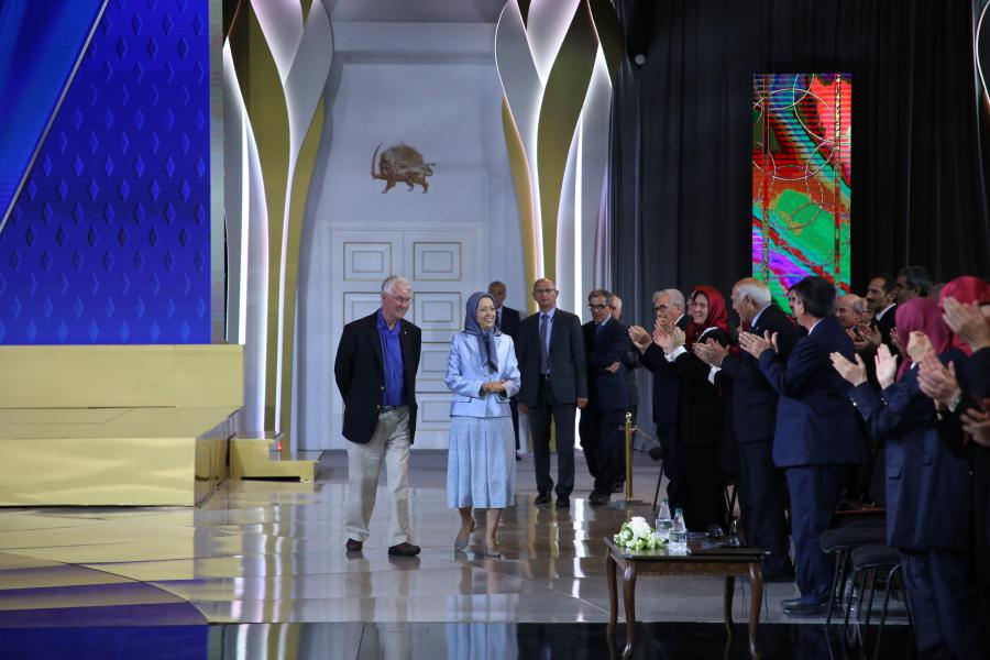 On June 26, Sir Richard J. Roberts, the 1993 Nobel Prize winner visited Ashraf-3 and met with the NCRI President-elect Mrs. Maryam Rajavi. He is a British biochemist who attended and met with the Iranian Resistance members and made a touching speech.