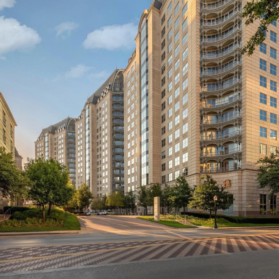 The Crescent, with its three contiguous towers, is the only building in Uptown Dallas that provides customers the opportunity to grow horizontally and vertically.