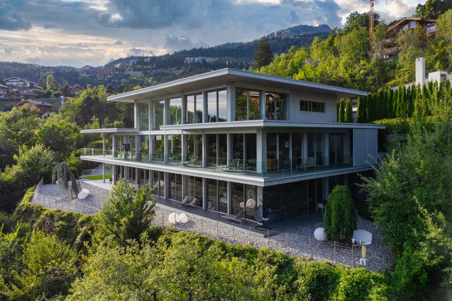 Zeitgenössische Villa in den Schweizer Alpen in Crans-Montana, Schweiz, zu versteigern über Sotheby’s Concierge