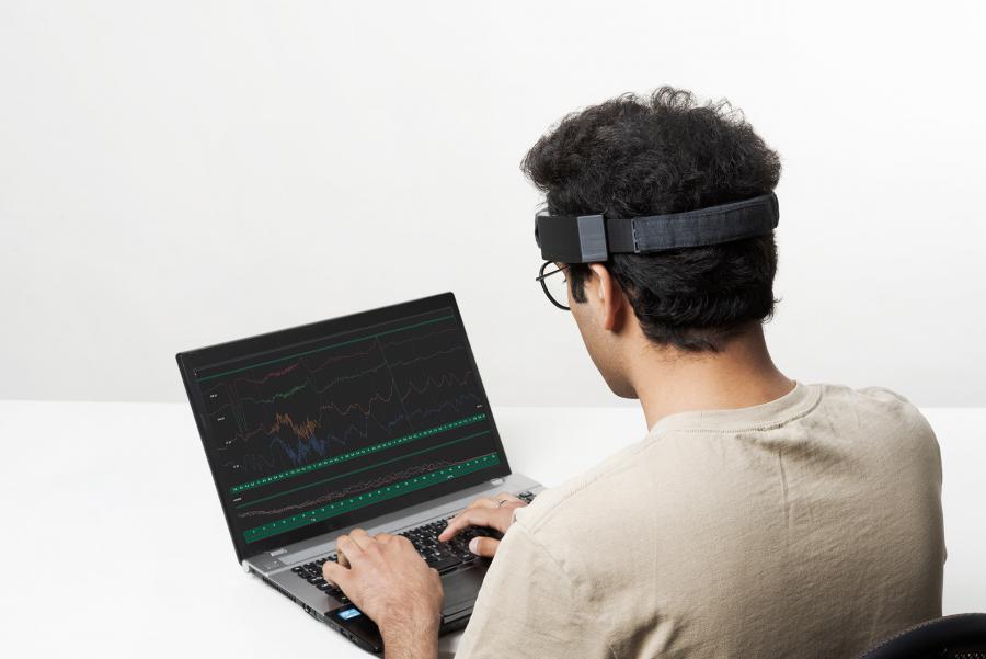 Image of person wearing BrainAccess HALO headband. Caption: Neurotechnology today announced the launch of the BrainAccess HALO headband, electroencephalography (EEG) solution for portable brain-computer interface (BCI) and other applications.