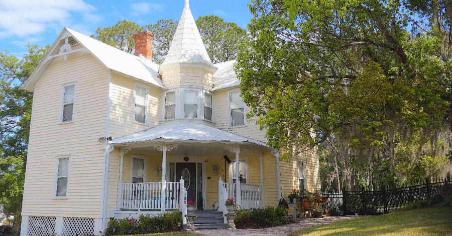 Victorian style home in Florida.