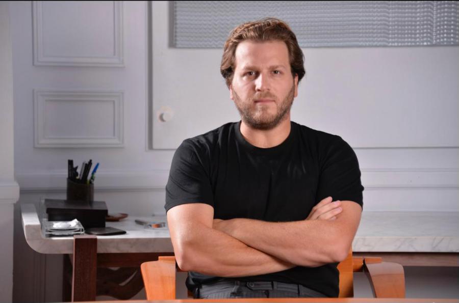 Portrait of Kevin Dodelande