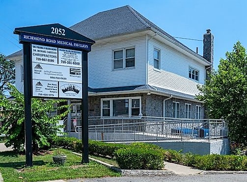 Mandarino Chiropractic’s state-of-the-art Staten Island facility is located at 2052 Richmond Rd., in the community of Grant City.