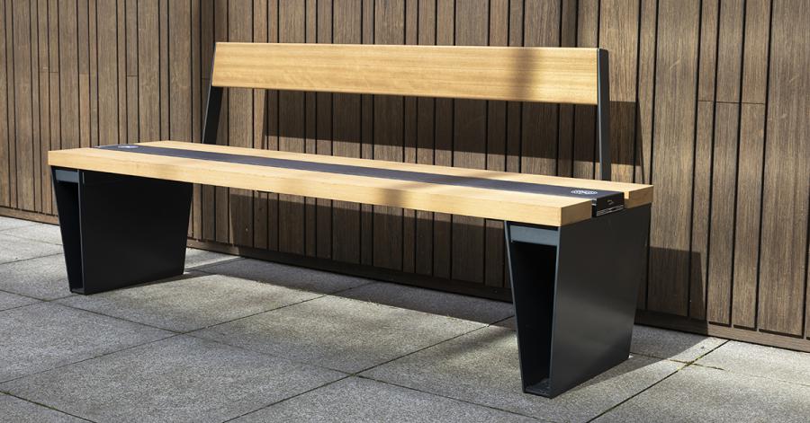 A photo of the new Veeva Sol smart bench by Furnitubes.