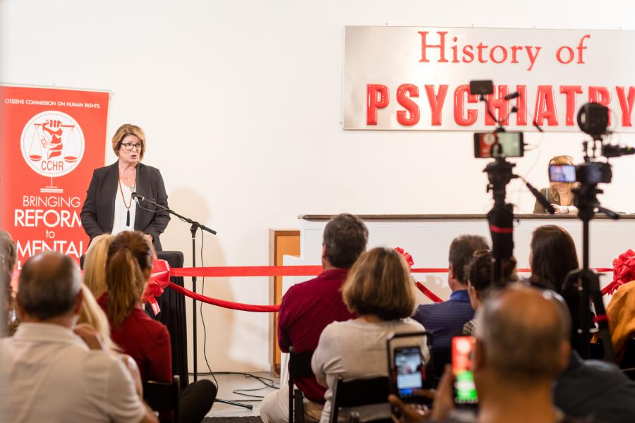 Hosted by the Florida chapter of CCHR, the exhibit attracted educators, psychologists and other mental health practitioners who are concerned with the surge in psychiatric labeling and drugging of children.