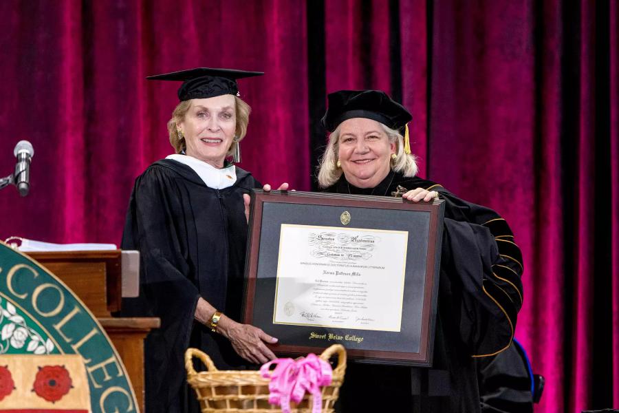 Norma Patteson Mills ’60 receives an honorary Doctor of Humane Letters