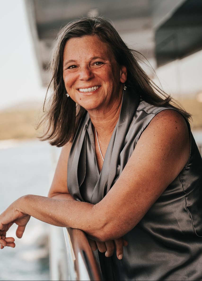 Top-producing mortgage originator, coach, and #1 bestselling author of “How to Get Approval for the Best Mortgage Without Sticking a Fork in Your Eye” and "Journey to Success - 52 Weekly Habits You Can Master Without Sticking a Fork in Your Eye" Elysia Stobbe (NMLS #146751) has joined Planet Home Lending, a leading national mortgage lender, servicer, and asset manager, as Branch Manager in Neptune Beach, Florida Elysia Stobbe