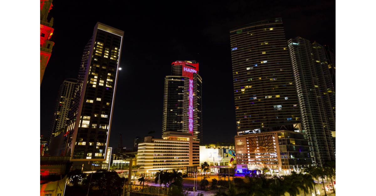 World's Tallest Digital Valentine’s Day Greeting, Largest LED Lips