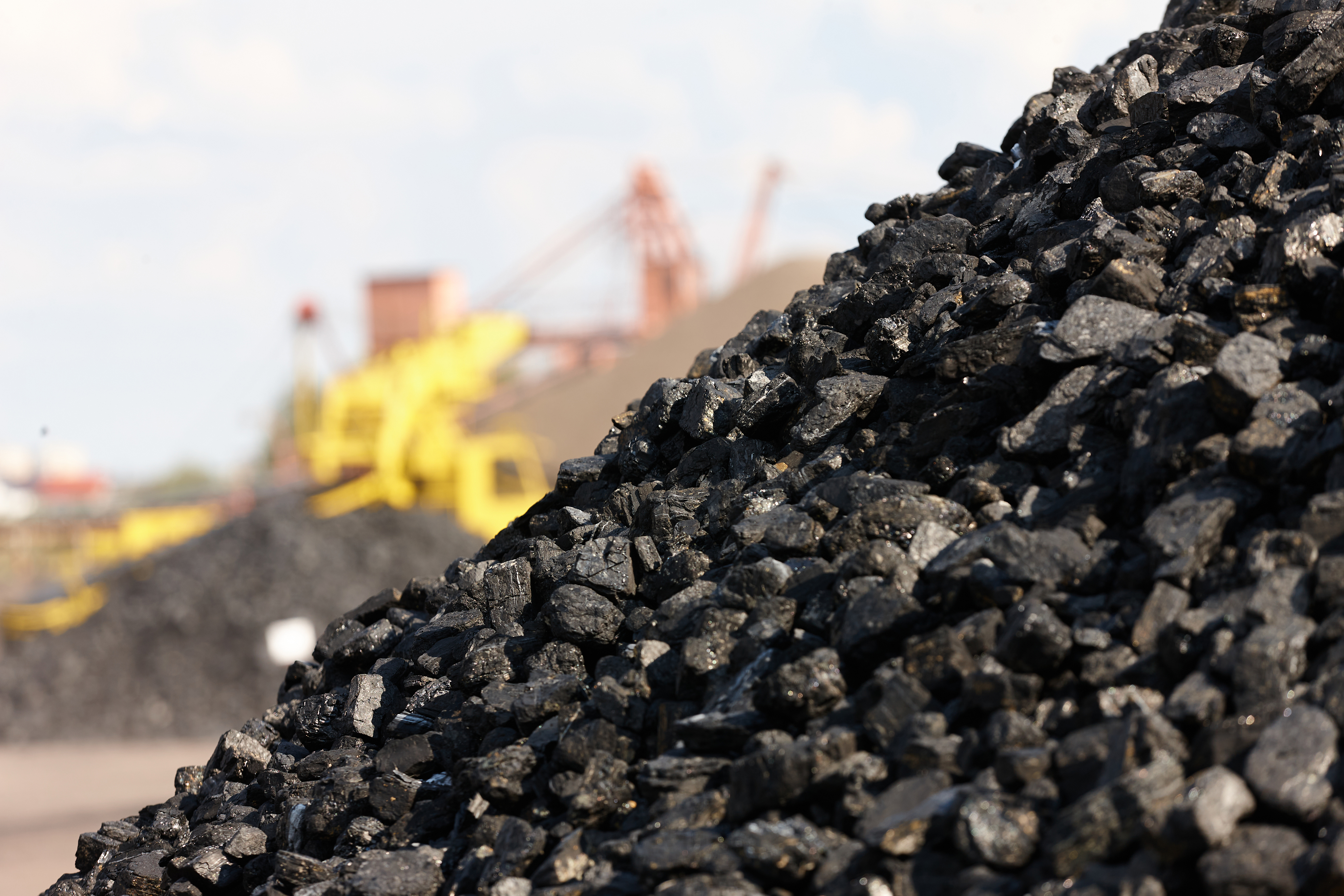 Мировая угольная промышленность. Уголь. Угольная промышленность. Каменный уголь. Гора угля.