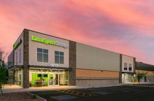 a photo of a self storage facility recently opened by DXD capital