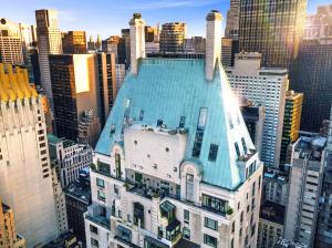 Concierge Auctions to sell $22 million Hampshire House penthouse