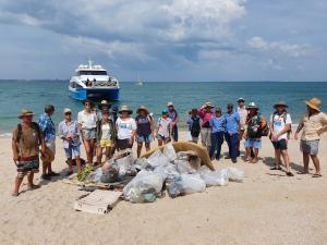 Mica Beach Clean Up with Keep Top End Coasts Healthy, Larrakia Nation, Sealink NT