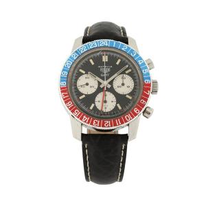 2446 年的 Tag Heuer Autavia GMT 1972C 手表配备令人惊叹的百事可乐表圈（其颜色仍然流行）（估价 18,000 加元至 20,000 加元）。