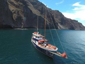 Galapagos ship Samba expedition volcano sea