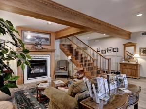 Interior view of Lancaster Inn & Suites