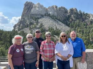 Tour privado de Mount Rushmore, Custer State Park, Needles Highway, Iron Mountain Road y Crazy Horse Memorial