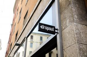 dropout Milano store sign