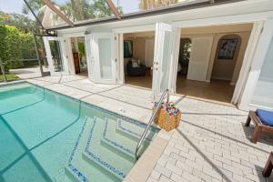 Chatterbox Cottage Pool Vacation Apartment Naples