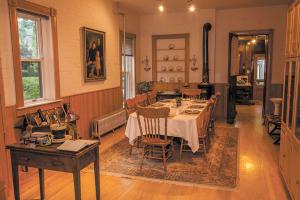 The Gable House in Durango Colorado Dining Room where a full breakfast is served