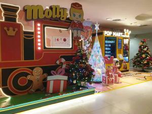 POP MART Opens 100 Pop-up Stores Worldwide to Promote Art Toys Globally