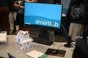 SmartLab Monitor and Model Kit