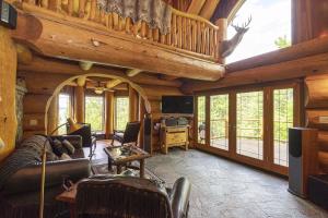 Custom log home with unmatched construction and materials