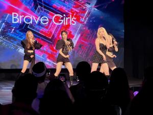 Brave Girls - Los Angeles U.S. Tour show