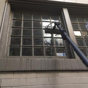 A Good Front Window Cleaning Done Right