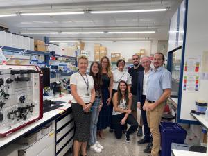 From left to right: E. Vázquez (IBB UAB), N. Serna (Researhc Scientist Nanoligent), B. Sumova (i&i Bio), A. Livieri (Research Scientist Nanoligent), M. Cano (CEO Nanoligent), E. Parladé (IBB UAB), M. Rodríguez Mariscal (Chairman of Nanoligent), J. Zahrádka (i&i Bio).