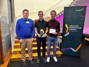 Daniel Ebneter, CEO at Karger Publishers presents Vesalius Innovation Award to Markus Zlabinger and Patrick Starke from ImageTwin