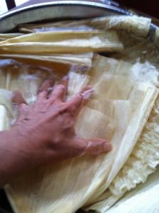 Hojas: rehydrating corn husks for tamales