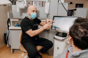 High-quality, durable dentures for a secure and natural-looking smile at our dental clinic. Trust our experienced dentists for expert fitting and maintenance of full dentures, partial dentures, and implant-supported dentures.