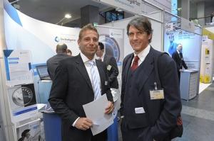 Wolfram Juretzek, Managing Director of Nautilus GmbH Laboratoriumsbedarf & Co. KG. (Featured on the right of the photo).