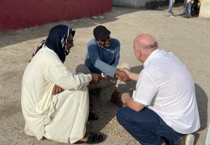 Local Dubai workers accepting the pain relief international help