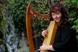 Harpist Christina Tourin Reflects the Colors of the Earth and Sky on Geodepédie - Hidden Light