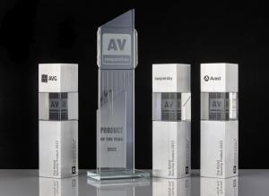 Trophy for the Product of the Year award and three trophies for Top-Rated Products 2022.