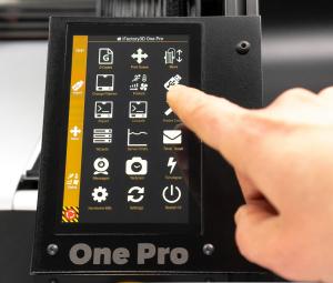 Display with user interface of the One Pro 3D belt printer