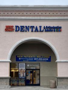 Exterior view of a new dental office in the city of Murrieta, CA.