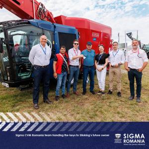 Sigma CVM Romania team handing the keys to Siloking's future owner