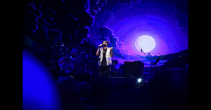 Sid Sriram Live Concert: Fans Singing Along with Enthusiasm as Sid's Captivating Performance Lights Up the Stage | Uniting Music and Passion in a Mesmerizing Visual Symphony | Energetic Concert Atmosphere with Sid Sriram