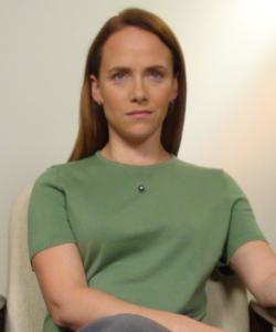 Figure 1.  Jennifer is ready to talk to SIMmersion customer