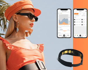 Woman wearing Brain and Style Nautical Orange cap, showcasing the app interface, and a top view of the visor with EEG sensors.