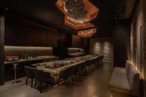 IronPlate Restaurant. ERRELUCE. Photo Credits: FotoPerspektif, Ryan Salim.