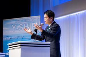 Yokohama Mayor Takeharu Yamanaka speaking at Y-SHIP Convention 2023