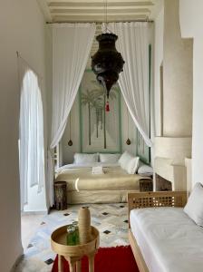 Bedroom 7 Riad Tizwa Marrakech Morocco ensuite bathroom