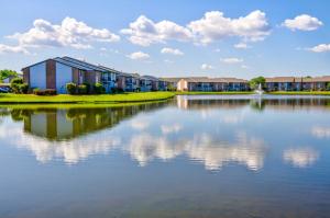 Port Crossing Apartments Phase 3 Lake