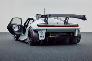 Image of Porsche’s visionary fully electric Mission R concept car with Bcomp nature fibre composites
