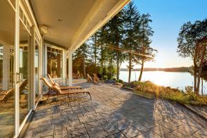 CanadaStays summer cottage rental