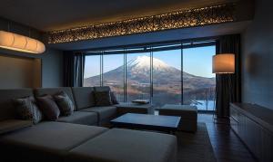 AYA Niseko penthouse with Youtei view